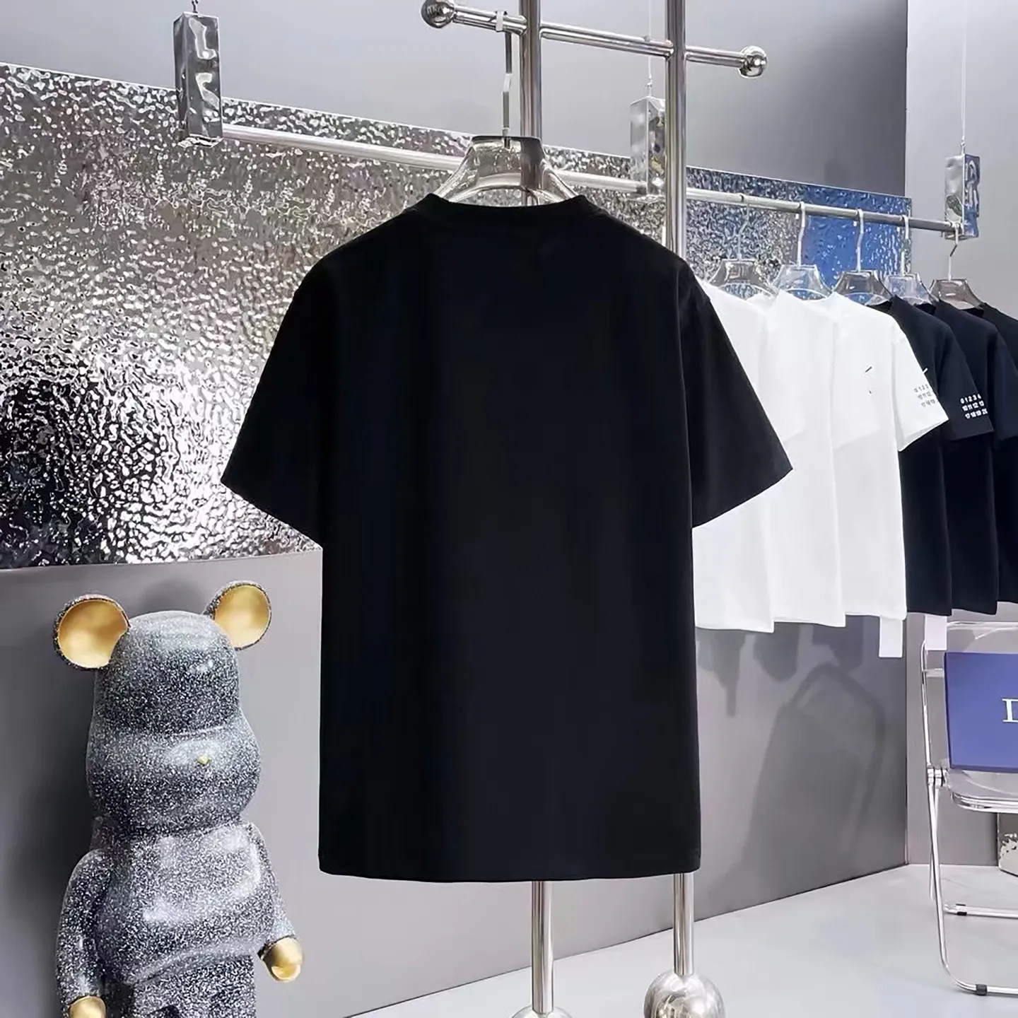 ￼ Balenciaga T 1:1 300 1×1 Same Style logo OS 200 ：Black，White， ，Red， Gray Size：XS-L